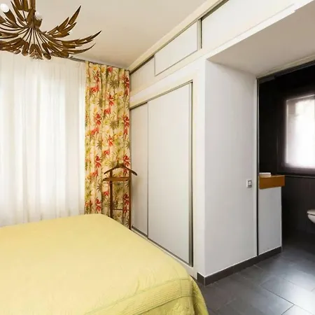 Lodging Sagrada Familia & Sant Pau Apartment Barcelona
