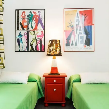 Lodging Sagrada Familia & Sant Pau Apartment